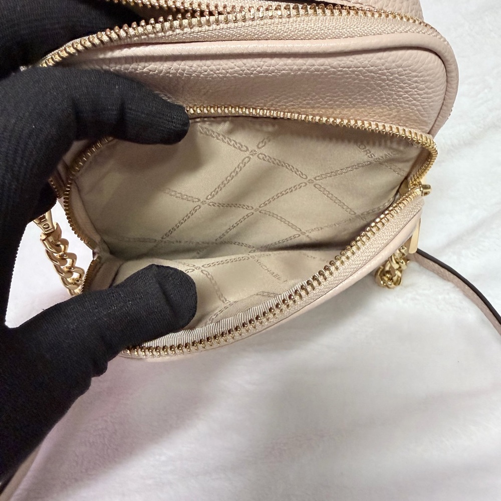 🎀Michael Kors Pink Crossbody Bag - Picture 6 of 13